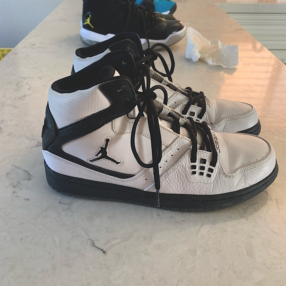 Men’s Jordan’s shoe